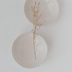 kleine witte kom aardewerk