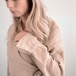 beige wikkelblouse dames
