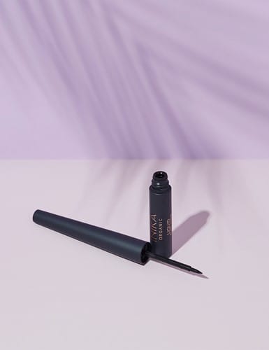 inika-flüssiger-eyeliner-2 - Glow